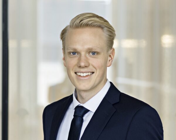 Kasvokuva henkilöstä Alvar Palmén