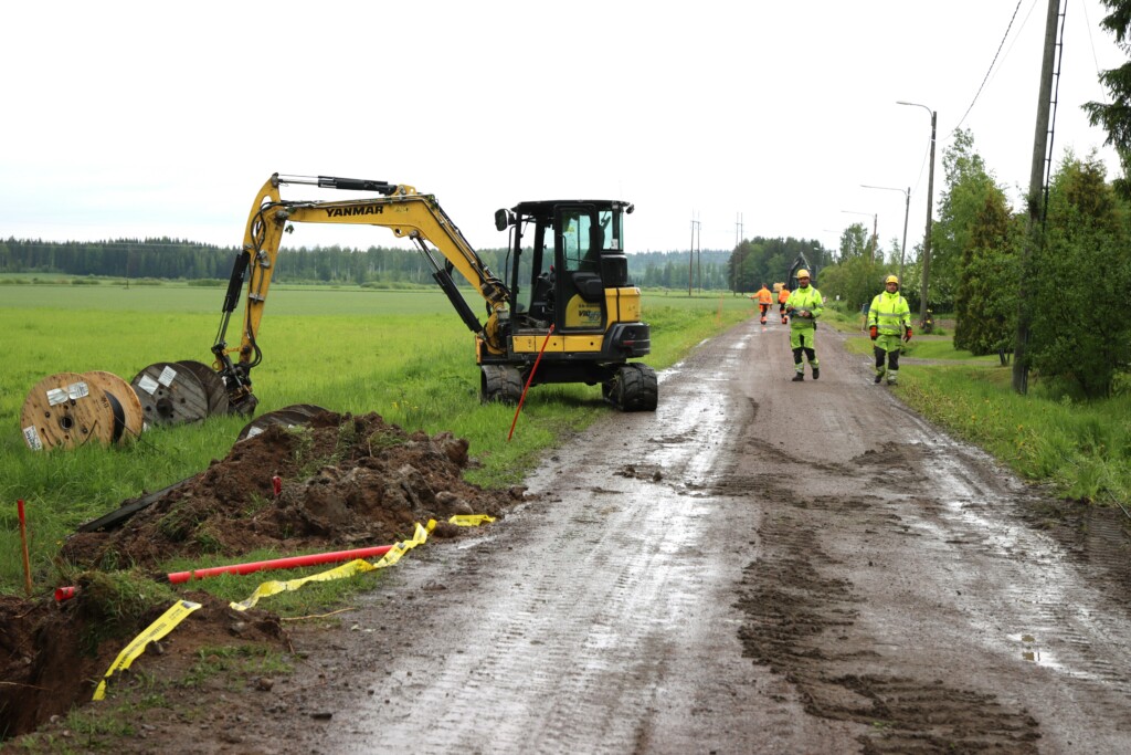 This image has an empty alt attribute; its file name is BLC-Telecom_Kaivuukausi_2022-2-1024x683.jpg